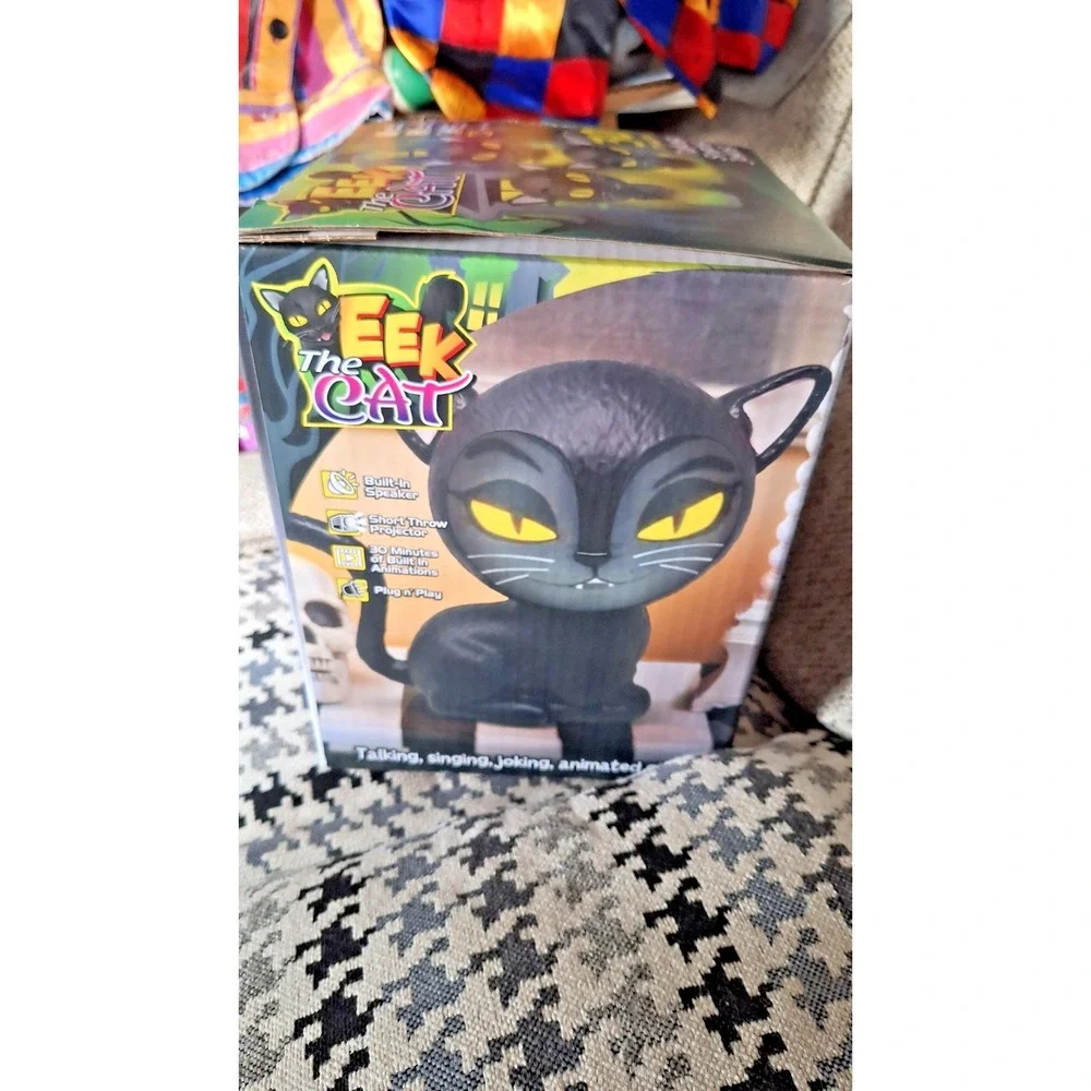 ANIMAT3D Eek The Cat Talking Animated‎ Black Cat w/ Built-in Projector & Speaker